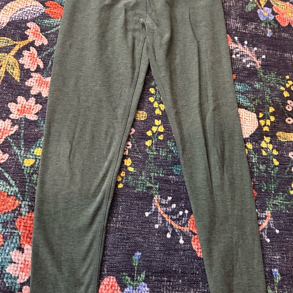 Beyond Yoga Spacedye Sage Green Leggings Small